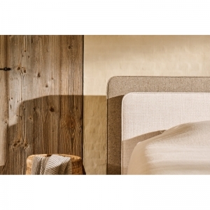 Boxspring +dubbel hoofdbord beige